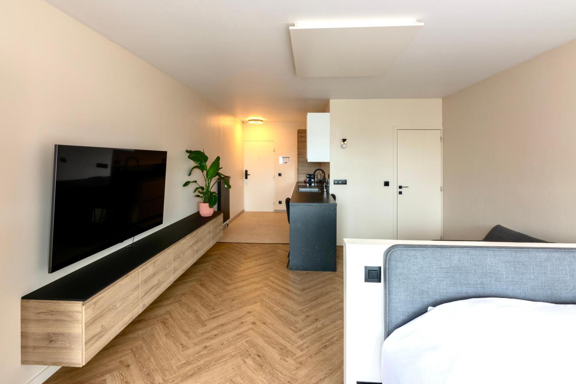 Studio By Aimee - 20M From The Beach & In City Centre! Остенде Екстер'єр фото