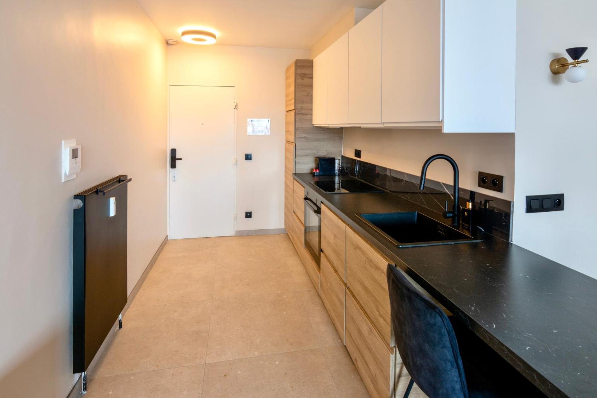 Studio By Aimee - 20M From The Beach & In City Centre! Остенде Екстер'єр фото