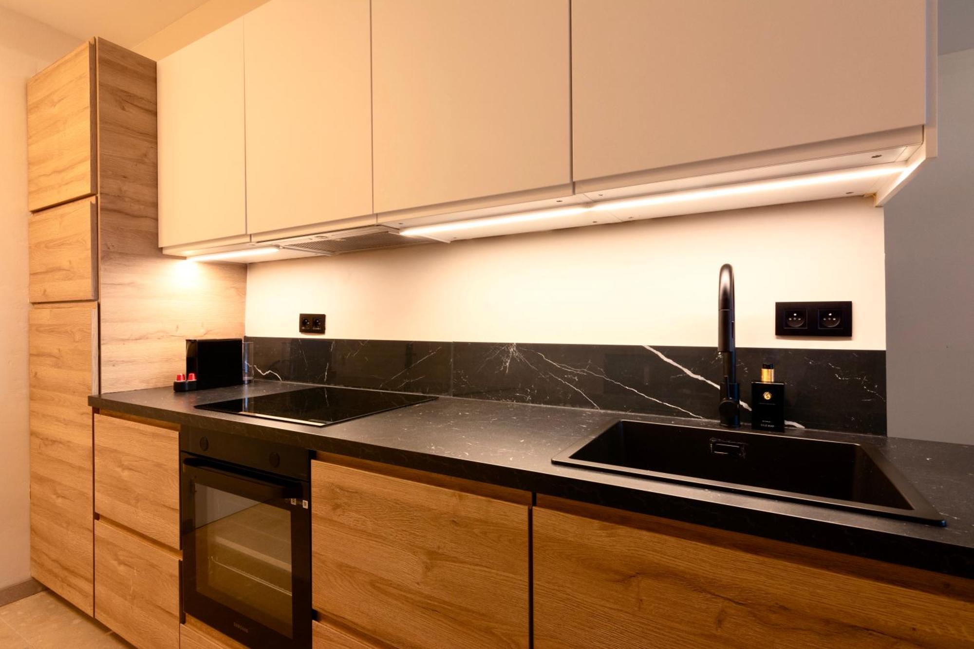 Studio By Aimee - 20M From The Beach & In City Centre! Остенде Екстер'єр фото